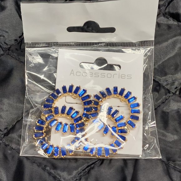 Blue circle  pierced Earing. - Picture 3 of 4